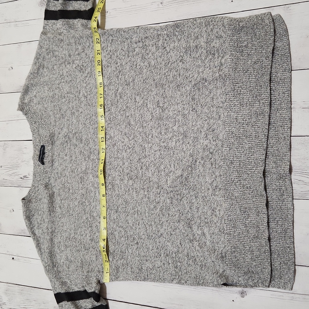 American Eagle light weight Large Womens sweater. - Picture 6 of 8